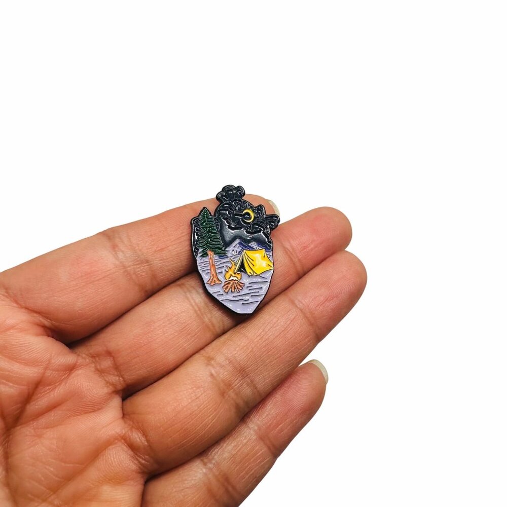 ✨Human Heart Lapel Enamel Pin Broch Camping Tent Fire With Moon & Tree Design✨ - Picture 2 of 5